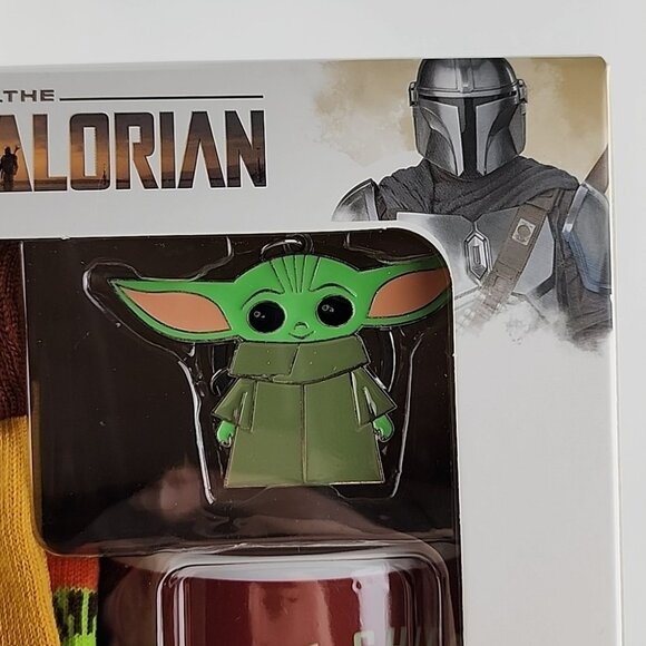 Star Wars The Mandalorian Grogu The Child Gift Set Mug Socks & Key Chain - Picture 6 of 14